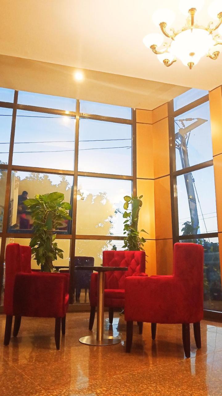 Hotel Blue Sapphire Дар-ес-Салам Екстер'єр фото