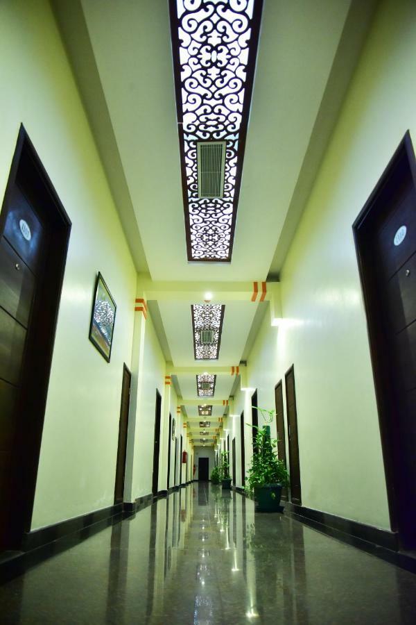 Hotel Blue Sapphire Дар-ес-Салам Екстер'єр фото